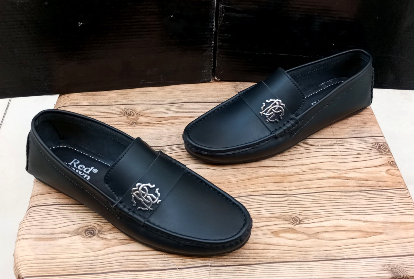 SIMPLE DECENT CASUAL AND PARTYWEAR SHOES FOR MEN