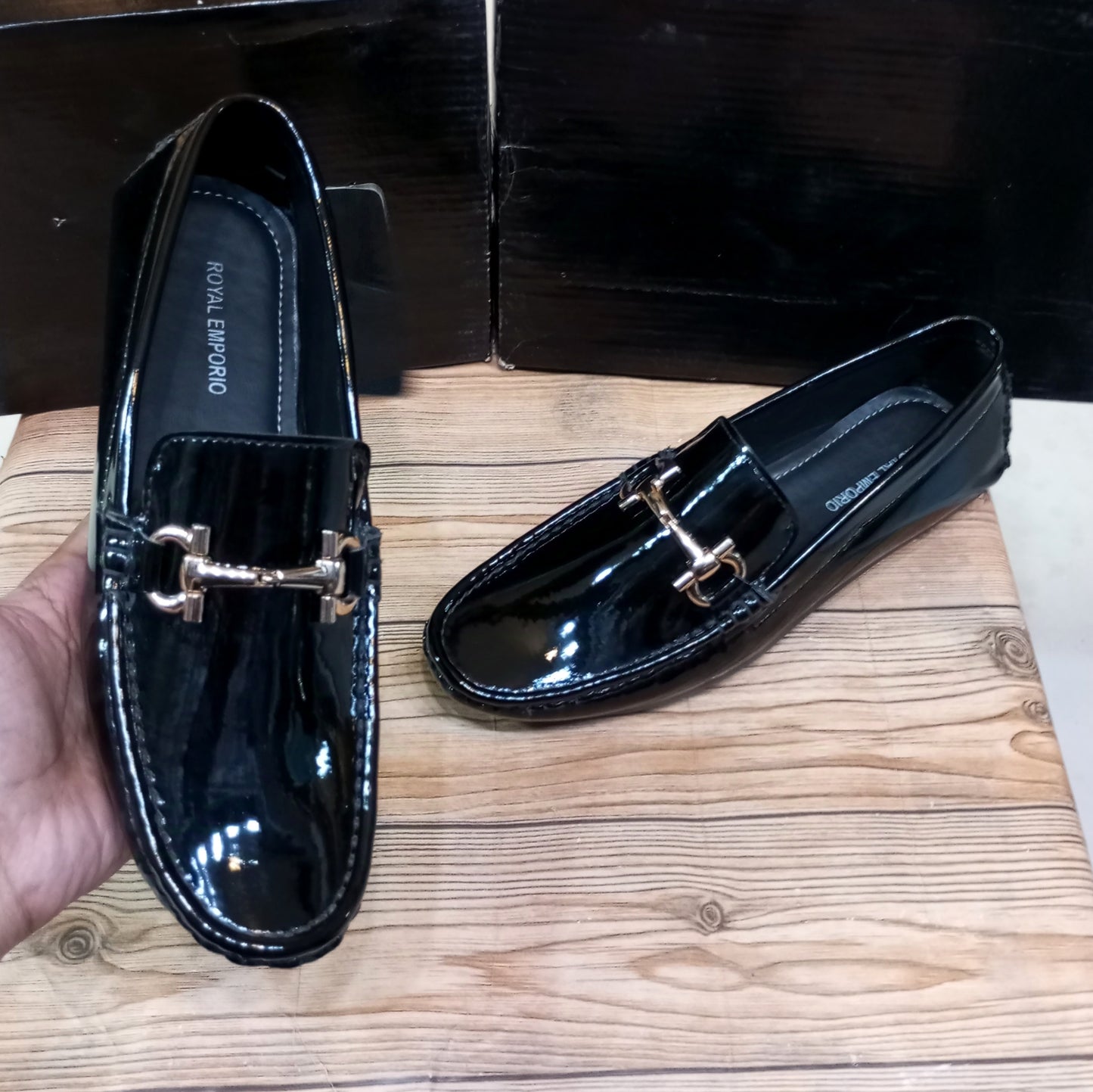 PREMIUM QUALITY SHINING LEATHER LOAFERS FOR MEN