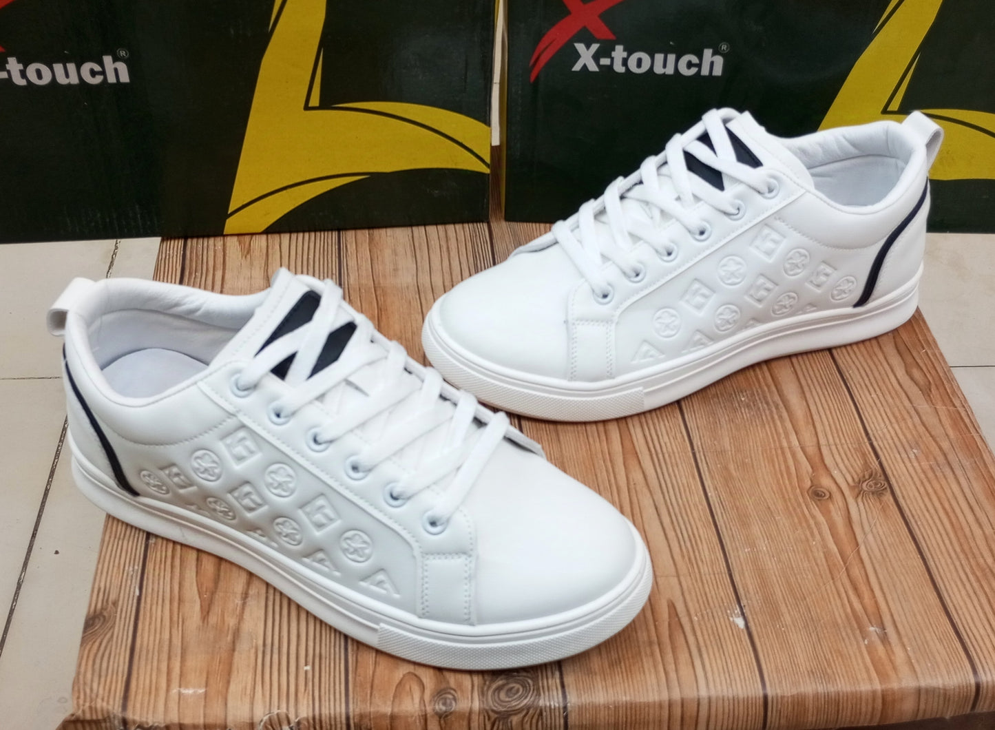 ORIGINAL XTOUCH PURE WHITE CAUSAL AND PARTYWEAR SNEAKERS FOR MEN