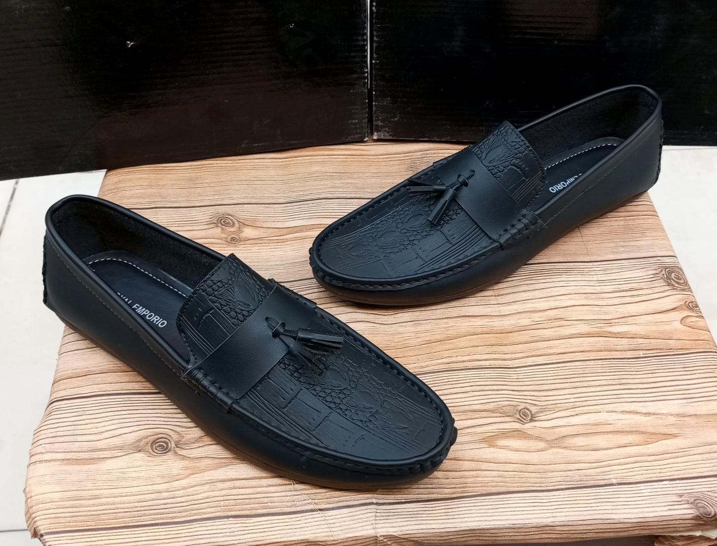 CROCODILE SKIN STYLE TASSEL LOAFERS FOR MEN