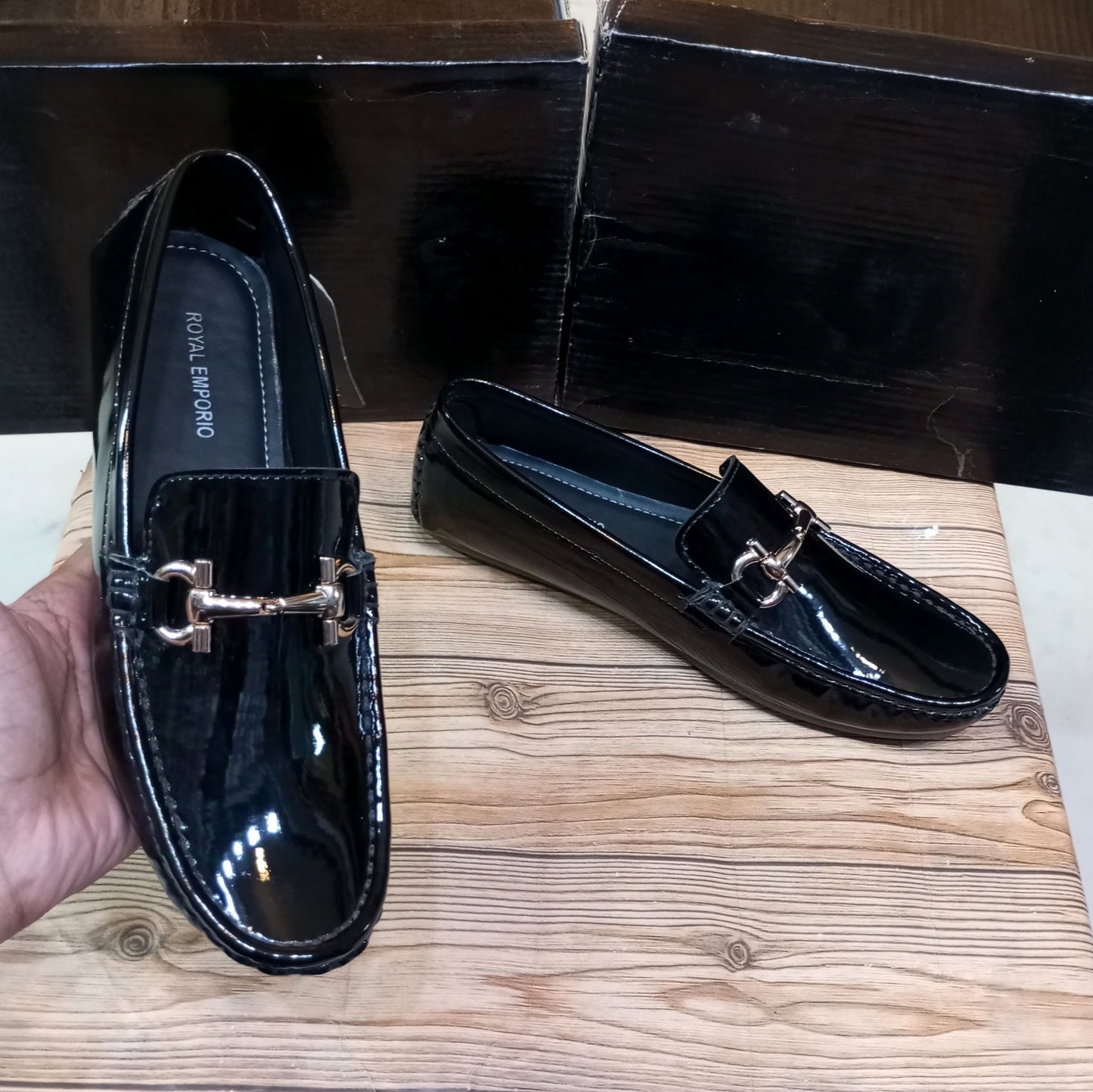 PREMIUM QUALITY SHINING LEATHER LOAFERS FOR MEN